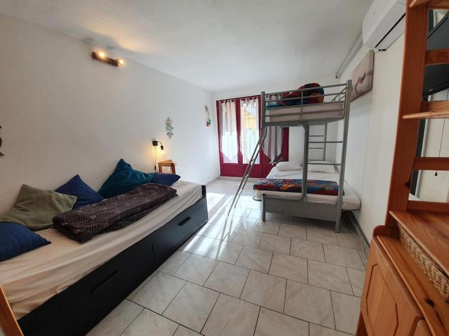 Studio De 23 M2 Avec Jardinet 400M De La Plage เลอบาร์กาแรส ภายนอก รูปภาพ