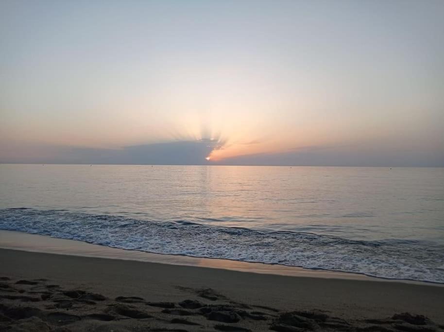 Studio De 23 M2 Avec Jardinet 400M De La Plage เลอบาร์กาแรส ภายนอก รูปภาพ
